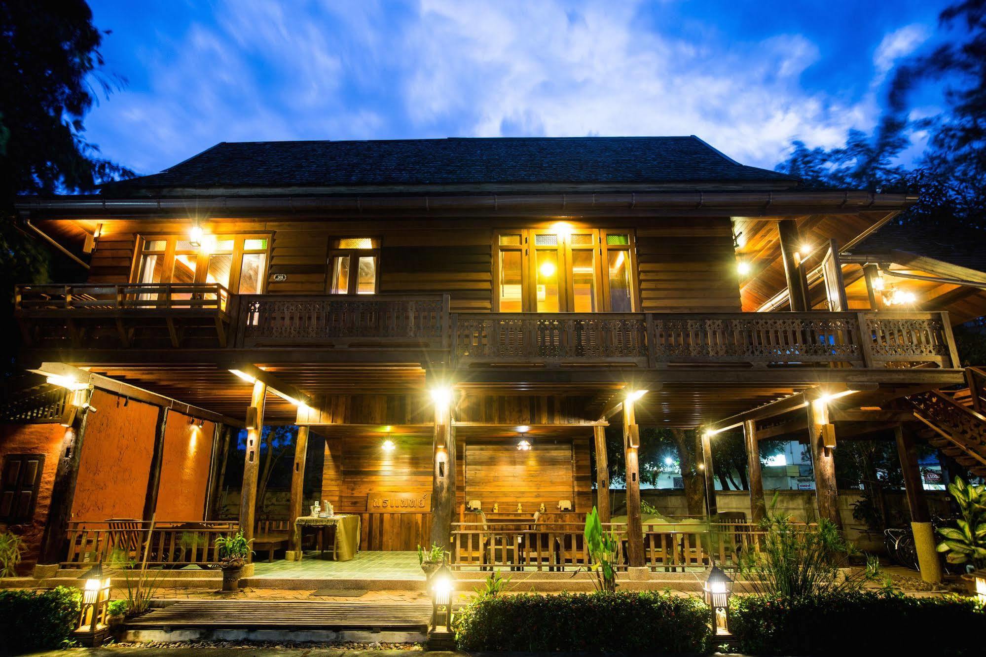 Ruen Come In Chiang Mai Exterior photo